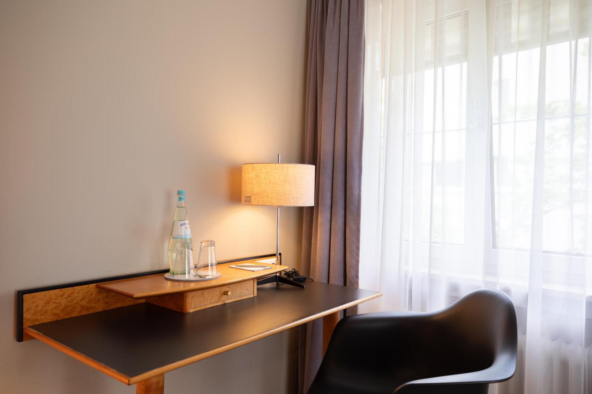 Select Hotel FDH Стая снимка