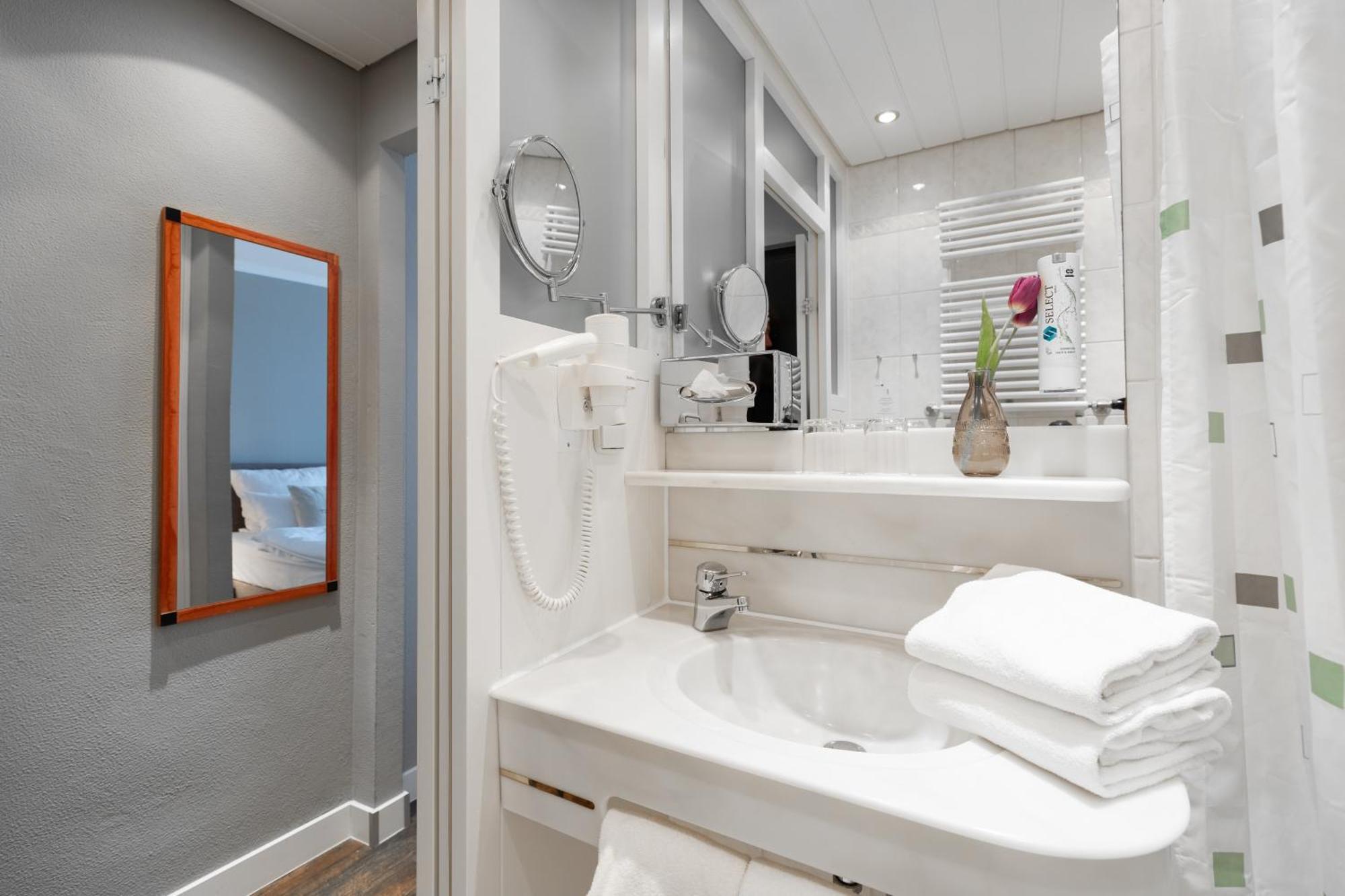 Select Hotel FDH Стая снимка