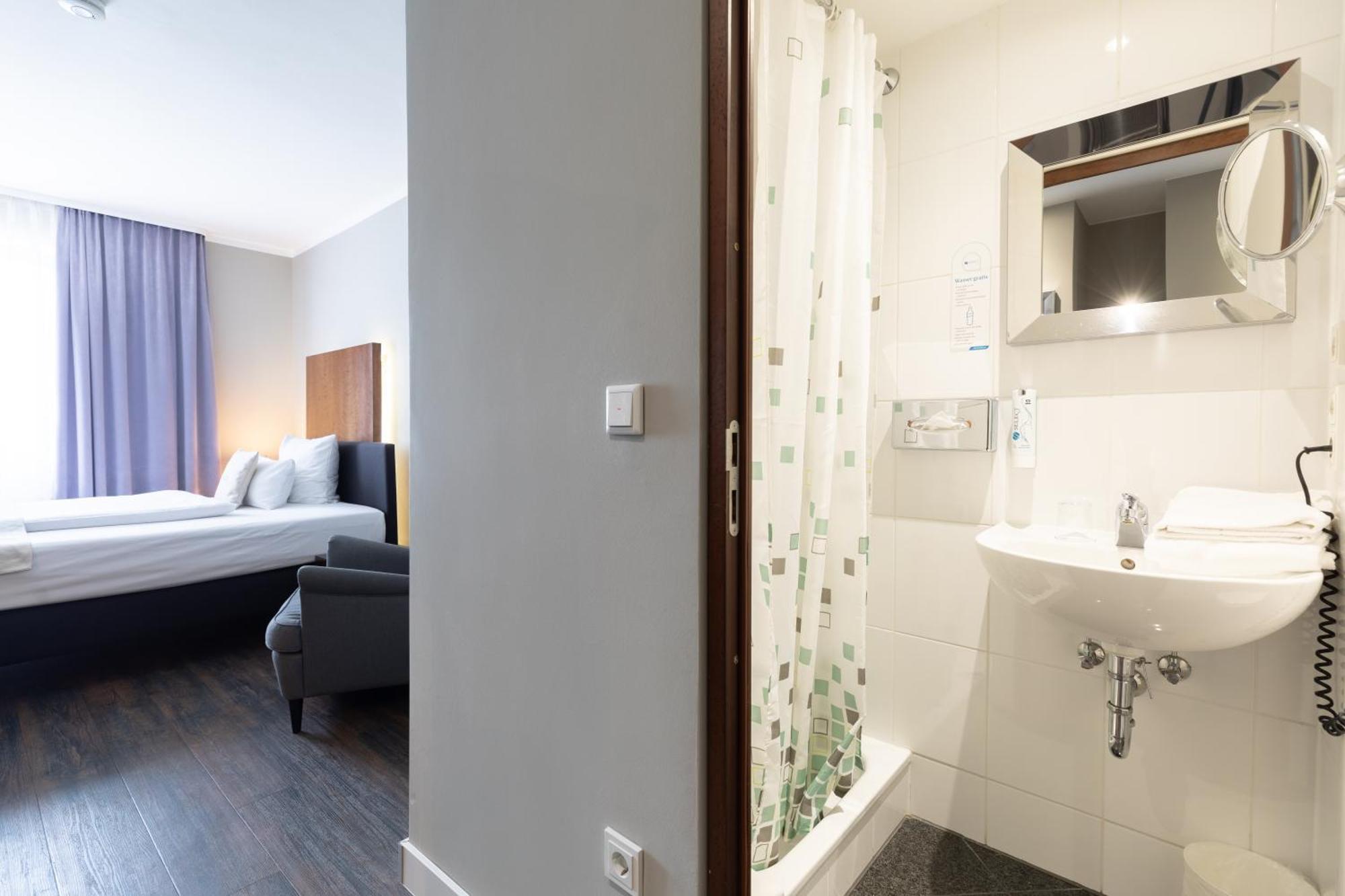 Select Hotel FDH Стая снимка
