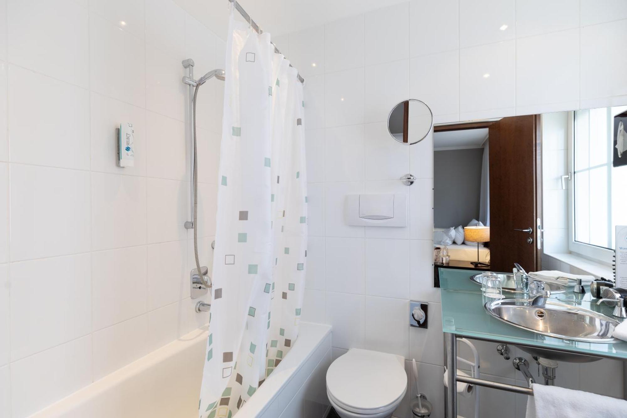 Select Hotel FDH Стая снимка