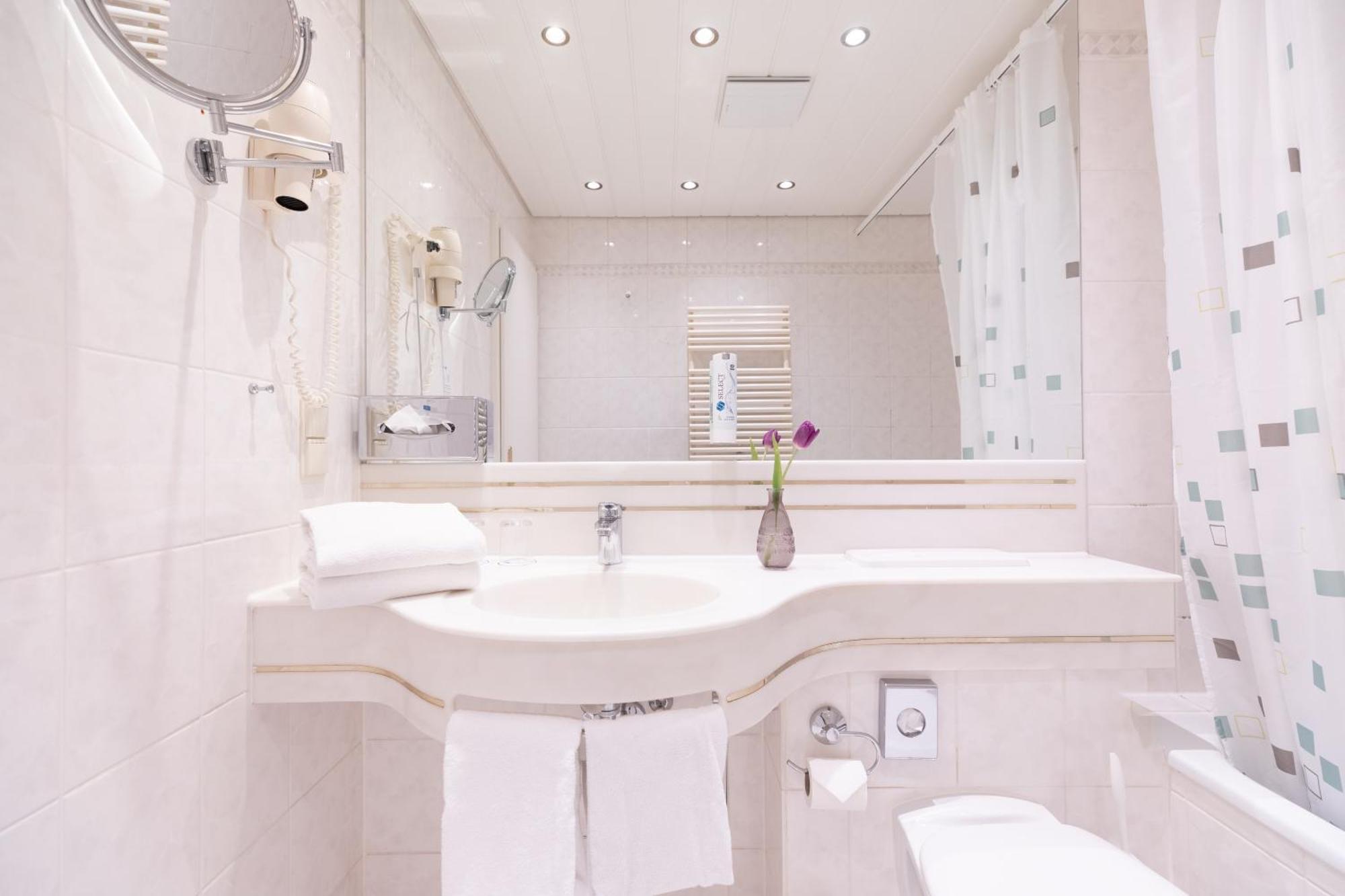 Select Hotel FDH Стая снимка