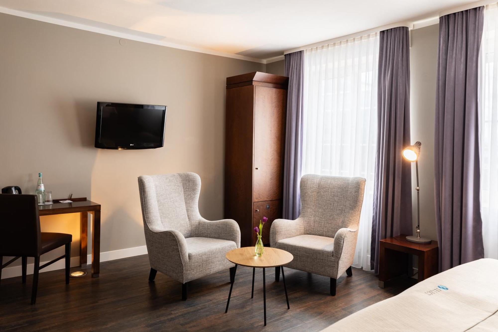Select Hotel FDH Стая снимка